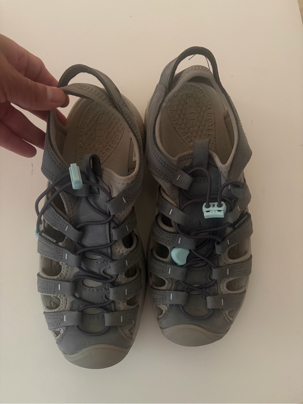 Keen Gray Interior Label Shoe Size Tag
